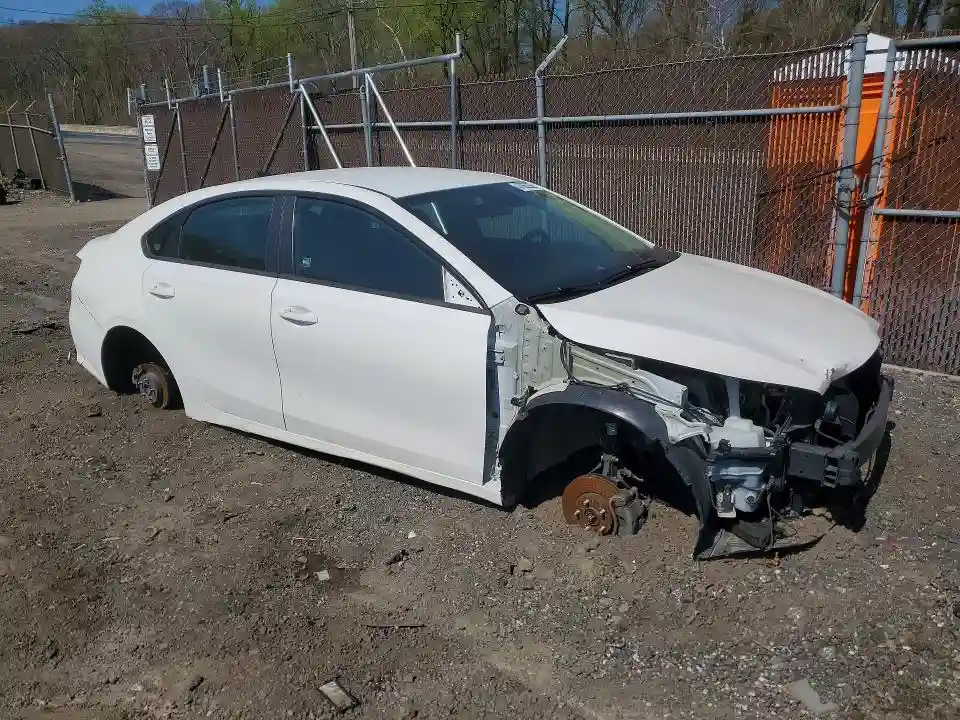 3KPF24AD8KE082678 2019 KIA FORTE-3