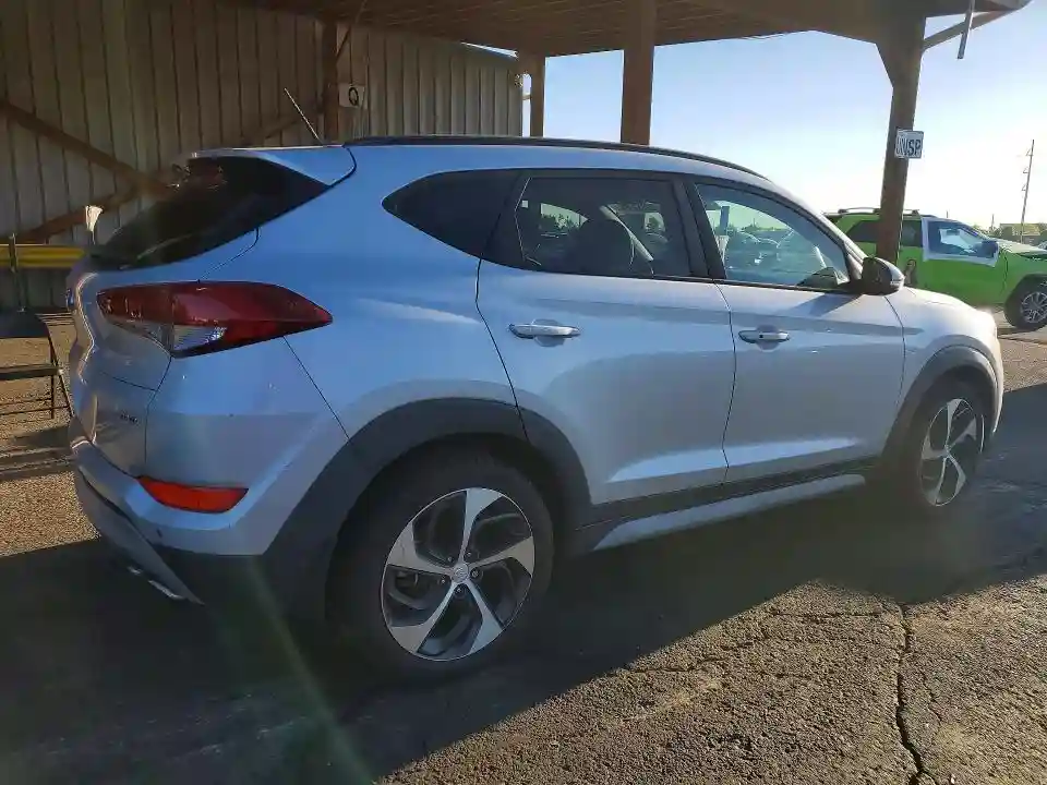 KM8J3CA20HU581688 2017 HYUNDAI TUCSON-2