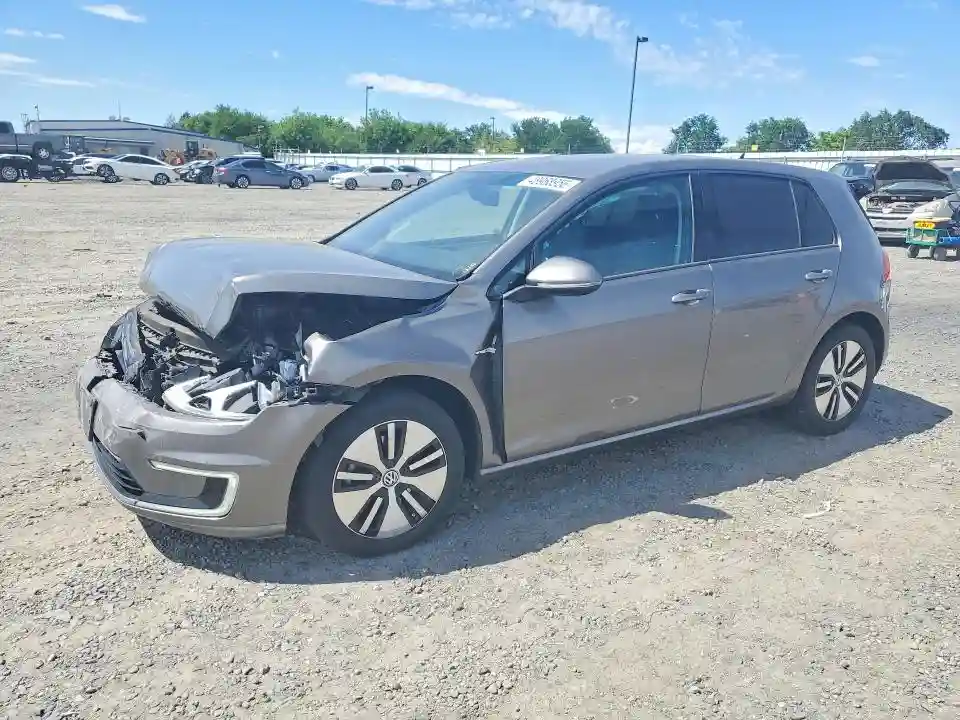 WVWKP7AU9GW914768 2016 VOLKSWAGEN GOLF-0