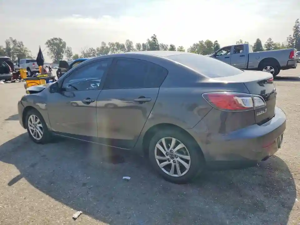 JM1BL1VPXD1822722 2013 MAZDA 3-1