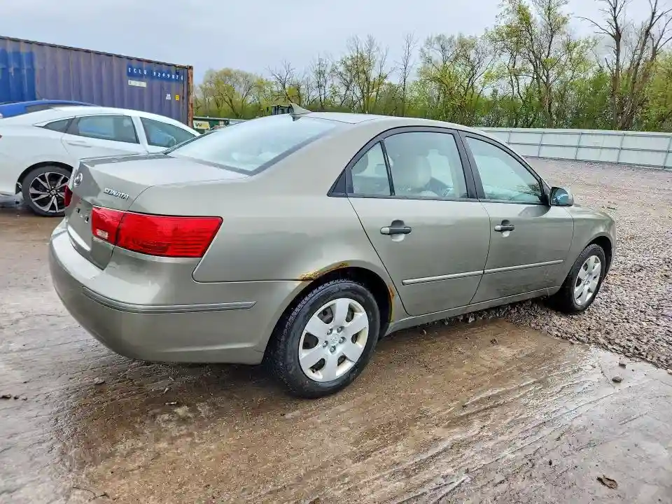 5NPET4AC7AH646007 2010 HYUNDAI SONATA-2