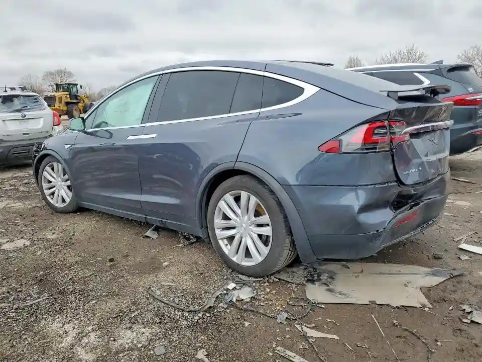 5YJXCAE21GF004415 2016 TESLA MODEL X-1