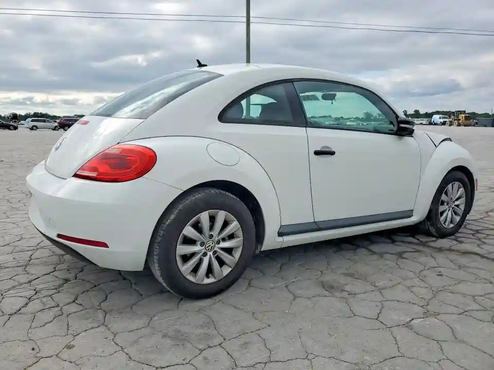 3VWF17AT4EM646510 2014 VOLKSWAGEN BEETLE-2
