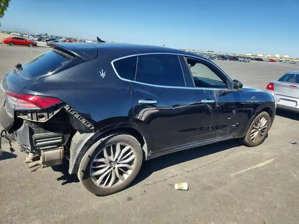 ZN661XUA9NX389043 2022 MASERATI LEVANTE-2