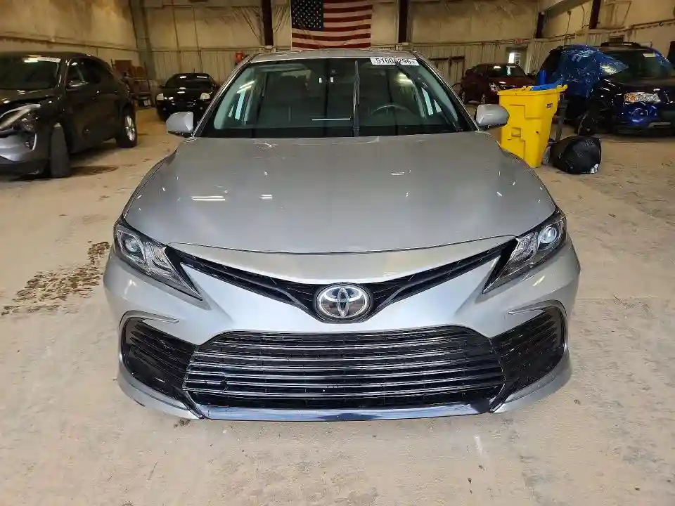 4T1C11AK6MU470317 2021 TOYOTA CAMRY-4