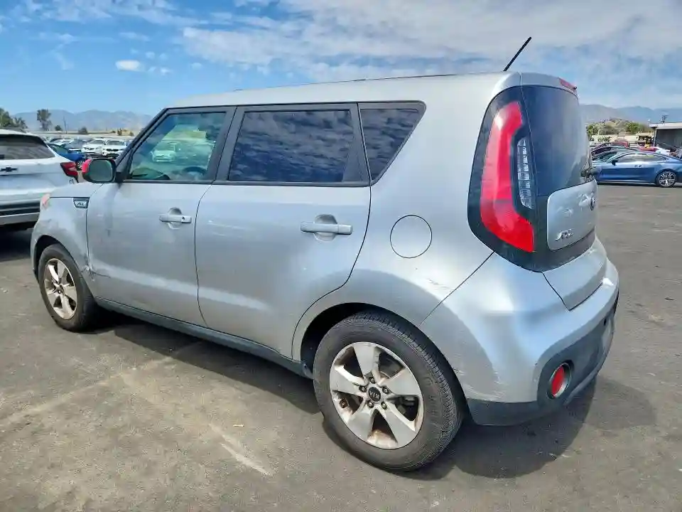KNDJN2A28J7540299 2018 KIA SOUL-1