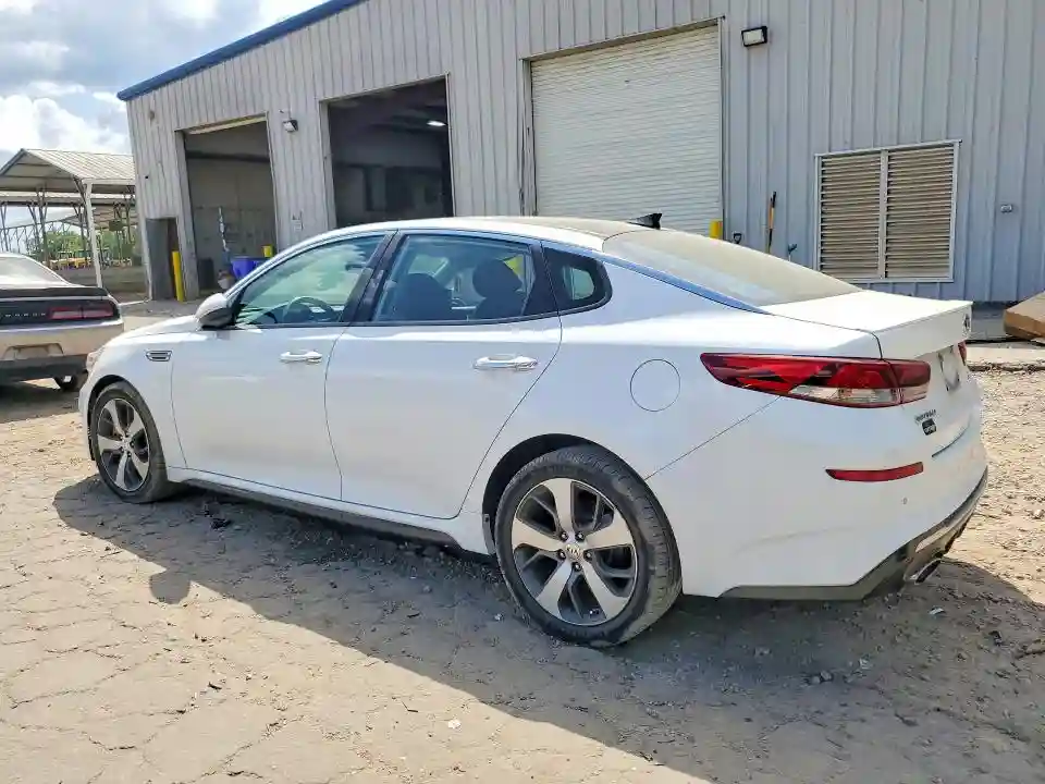 5XXGT4L30KG285853 2019 KIA OPTIMA-1