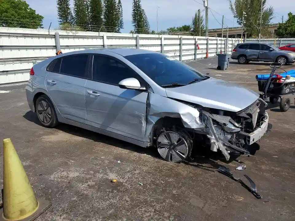 KMHC65LC4NU270357 2022 HYUNDAI IONIQ-3