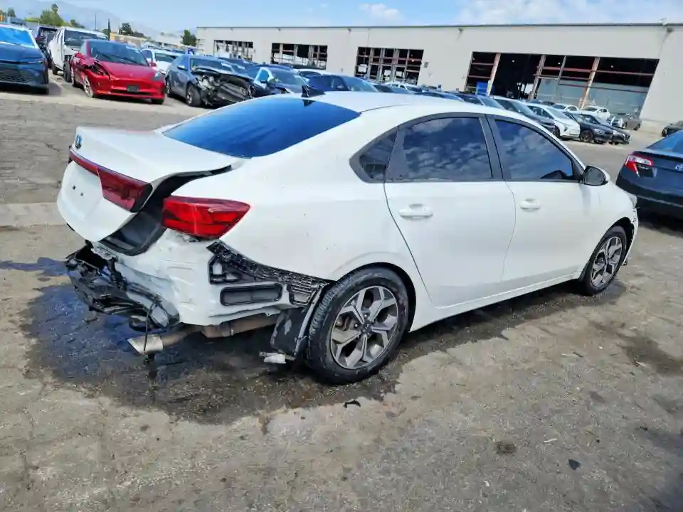 3KPF24AD8ME403881 2021 KIA FORTE-2