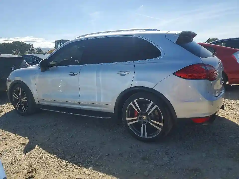 WP1AC2A2XCLA82487 2012 PORSCHE CAYENNE-1