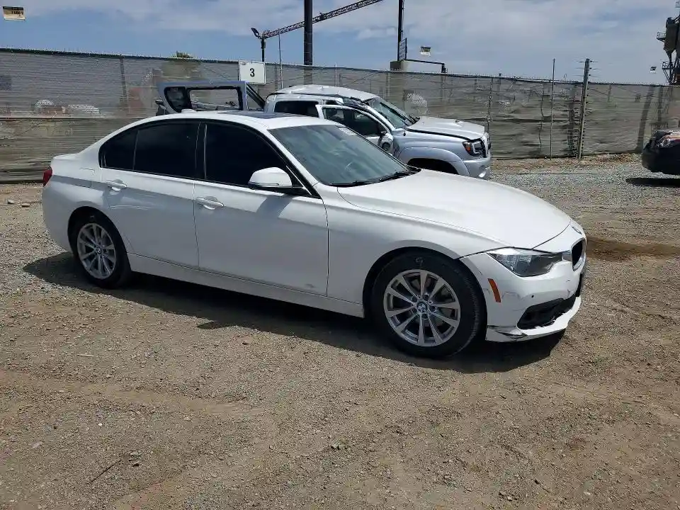 WBA8A3C38HK692142 2017 BMW 3 SERIES-3