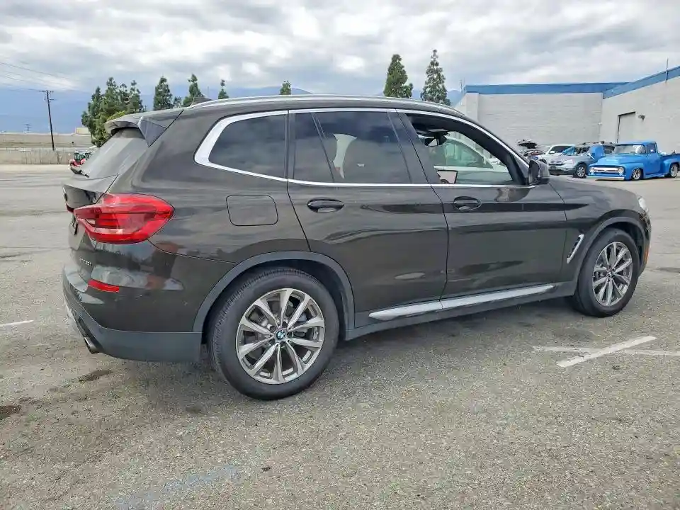 5UXTR7C59KLE98012 2019 BMW X3-2