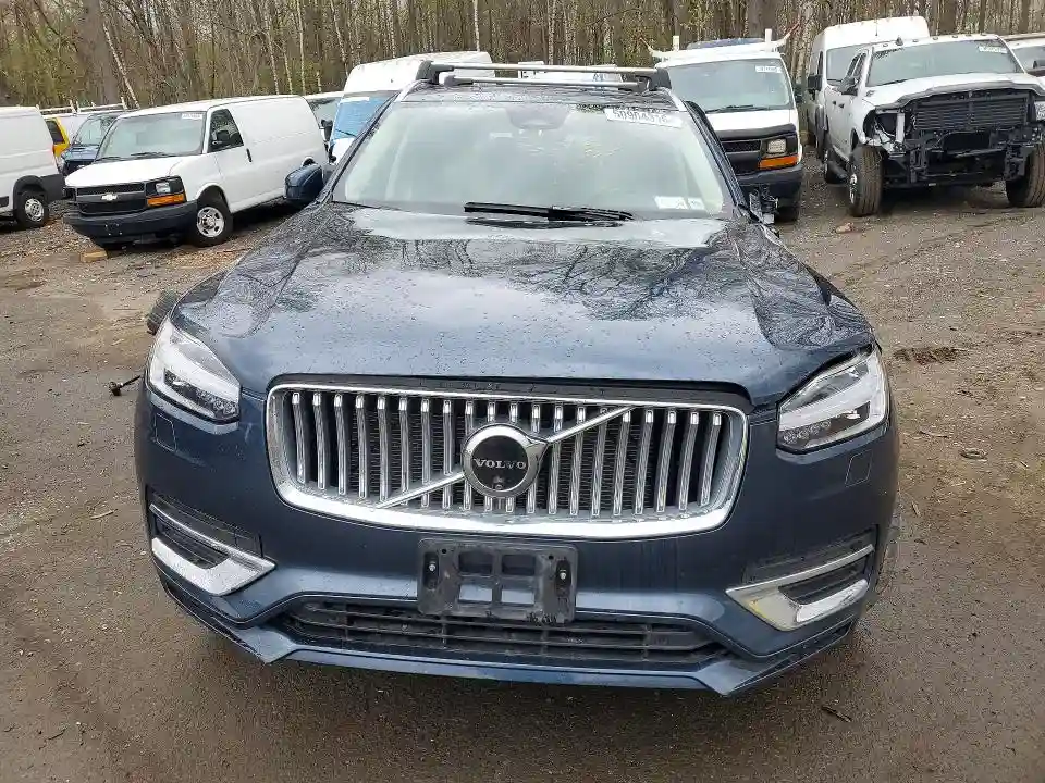 YV4062PE9R1157915 2024 VOLVO XC90-4