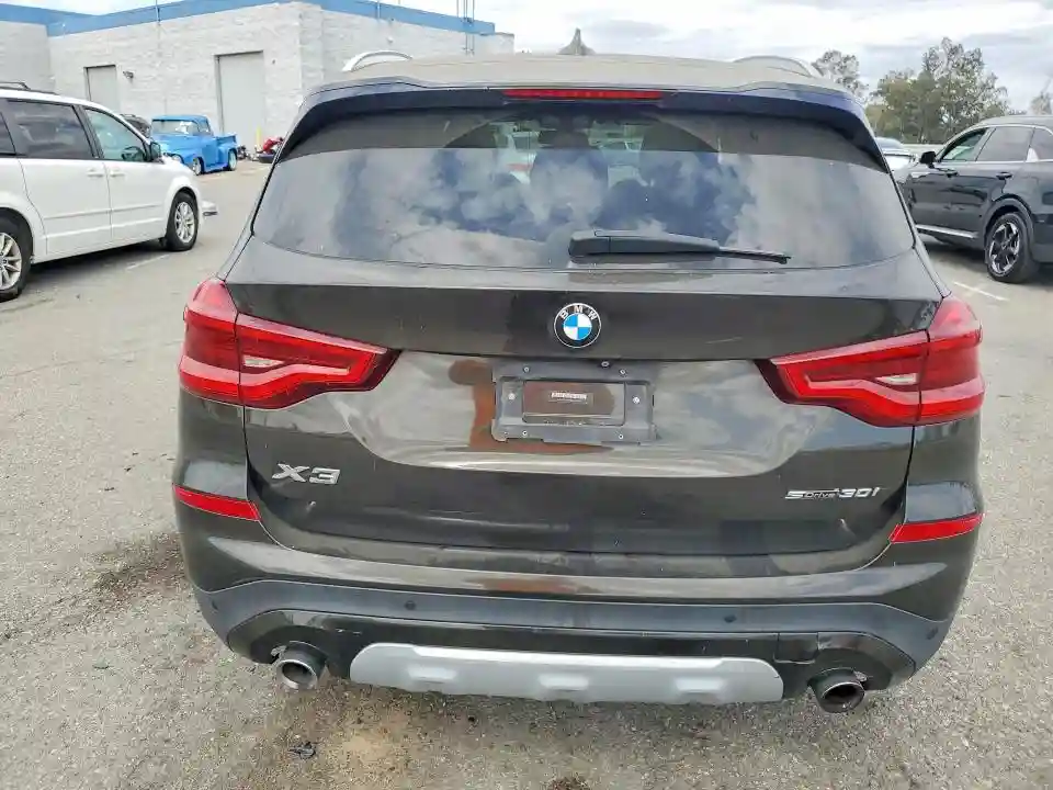 5UXTR7C59KLE98012 2019 BMW X3-5