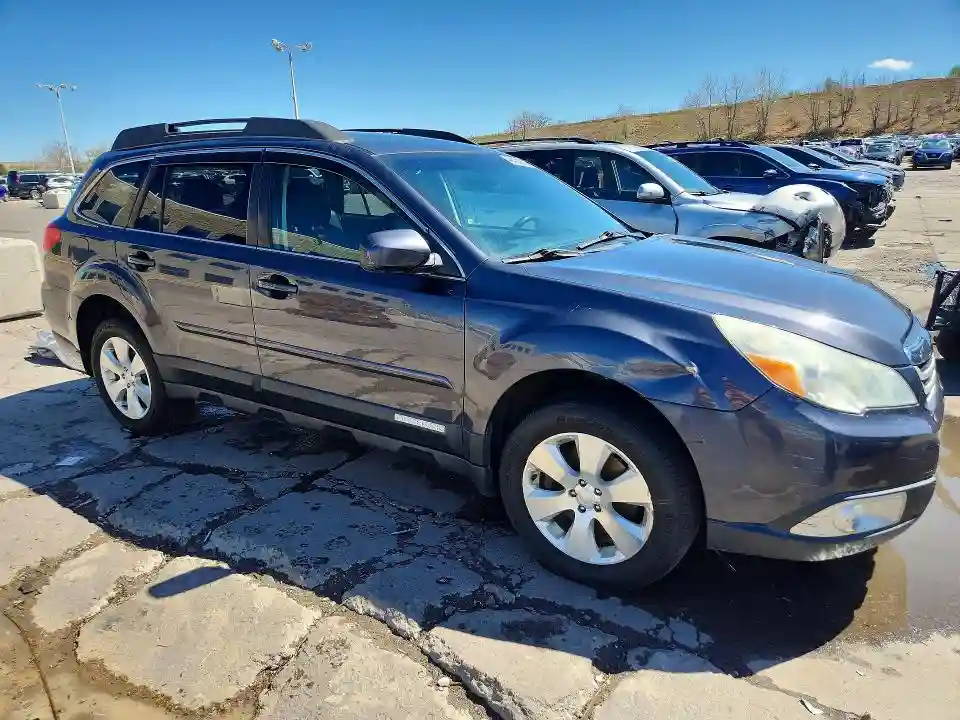 4S4BRDKC7B2418247 2011 SUBARU OUTBACK-3