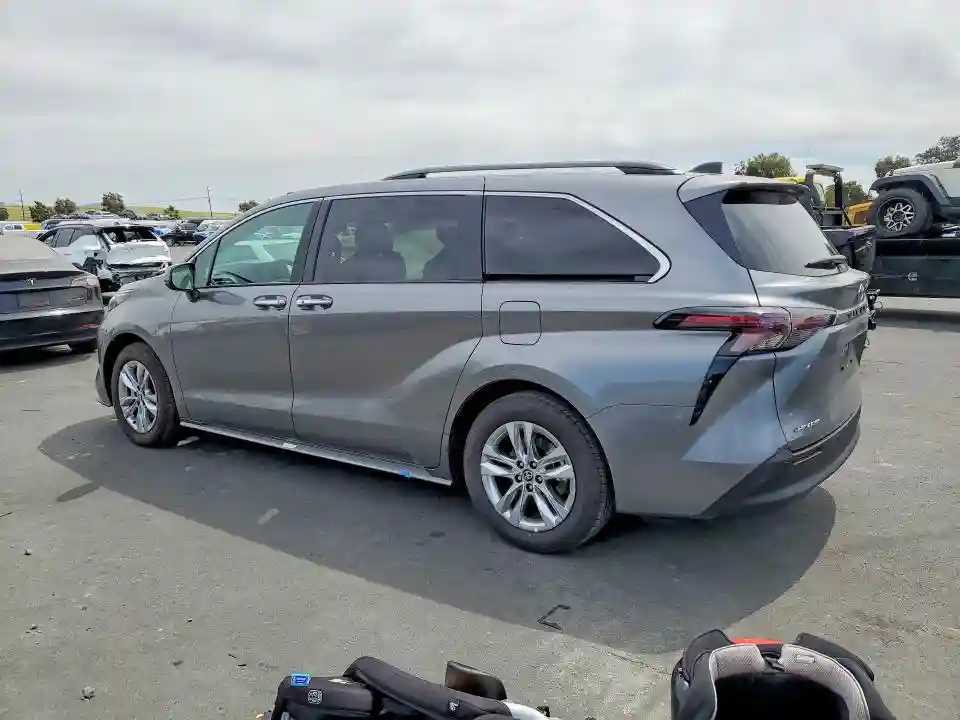 5TDYSKFC4TS233617 2026 TOYOTA SIENNA-1