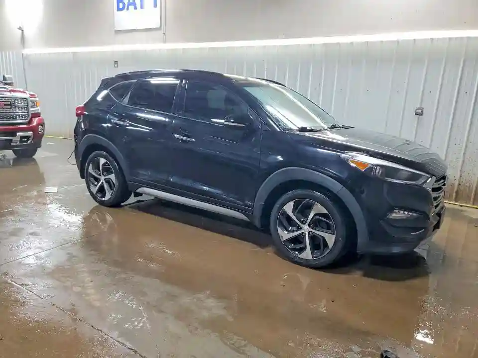KM8J3CA29HU339143 2017 HYUNDAI TUCSON-3