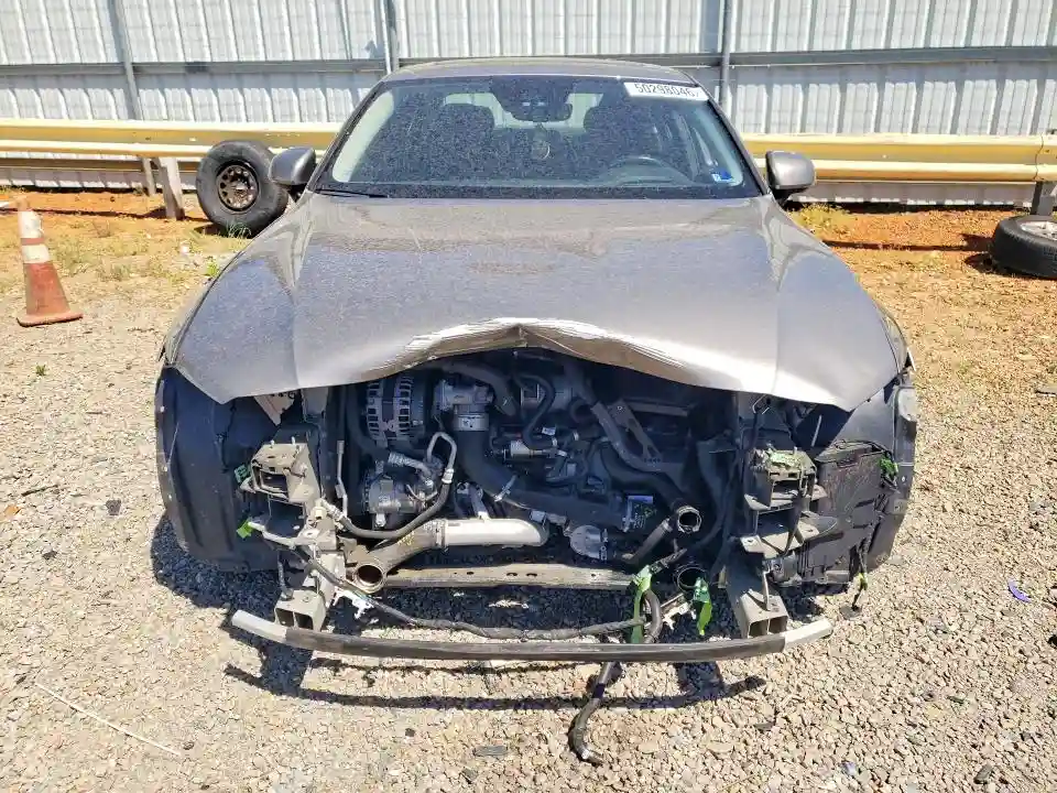 7JRA22TL0KG006831 2019 VOLVO S60-4