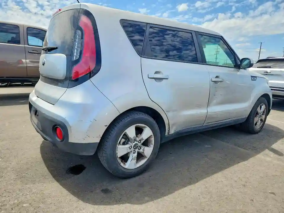 KNDJN2A28J7540299 2018 KIA SOUL-2