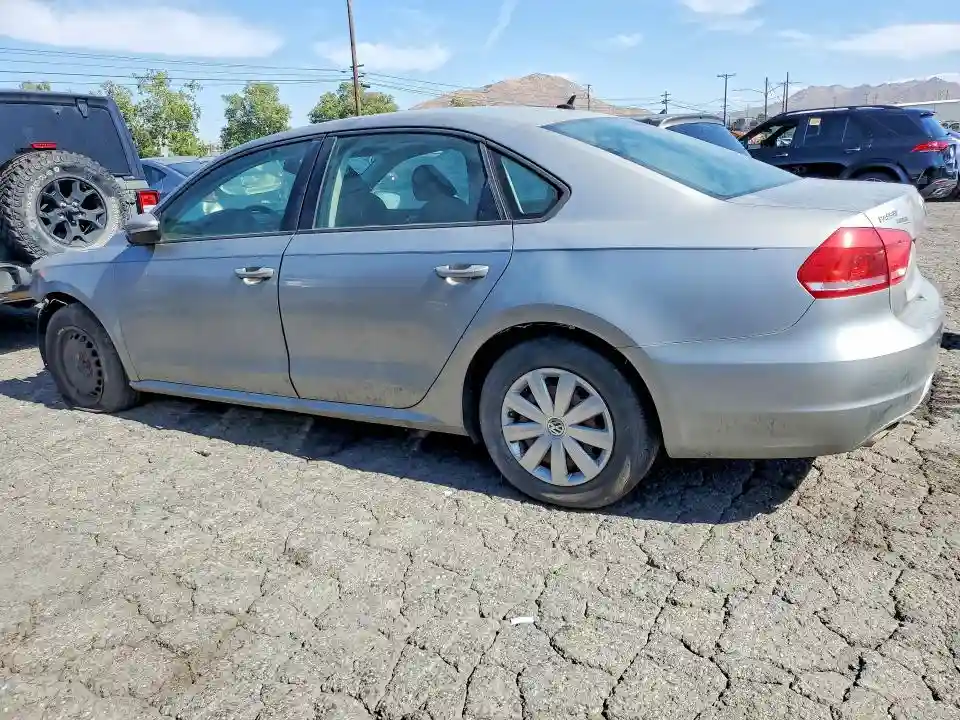 1VWAP7A32CC006898 2012 VOLKSWAGEN PASSAT-1