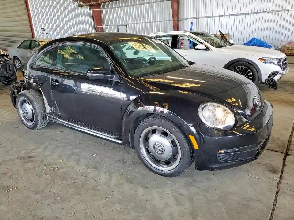 3VWJP7AT7CM620215 2012 VOLKSWAGEN BEETLE-3