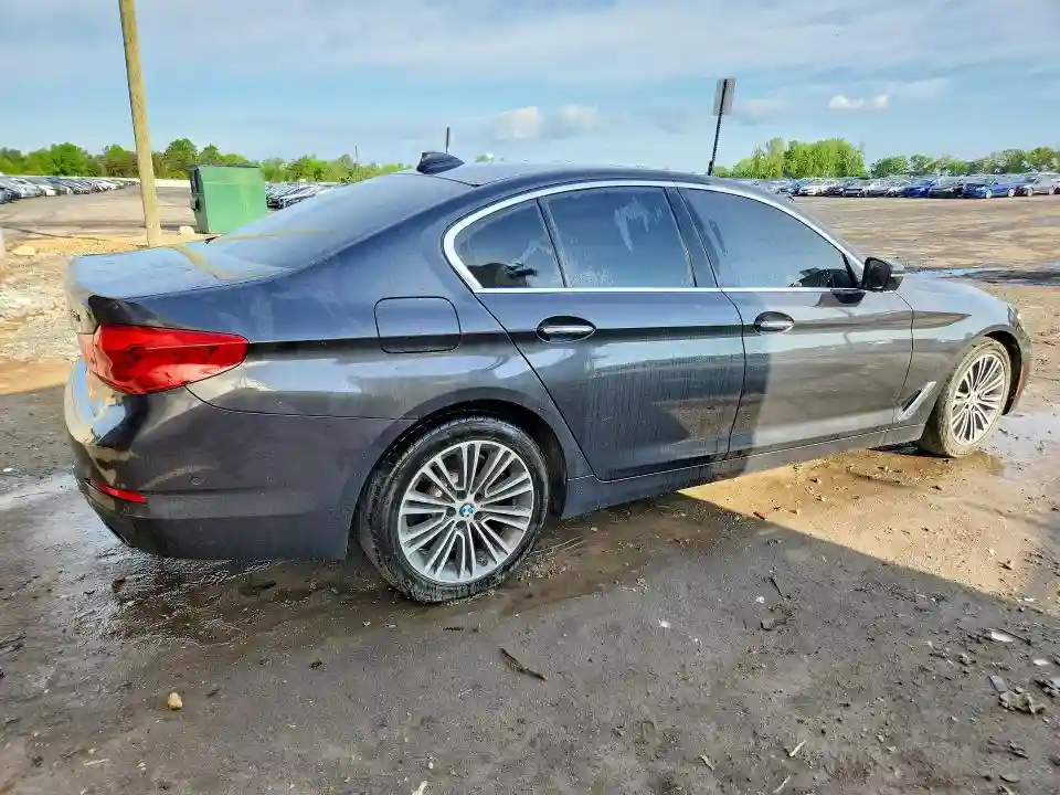 WBAJE7C35HG887258 2017 BMW 5 SERIES-2