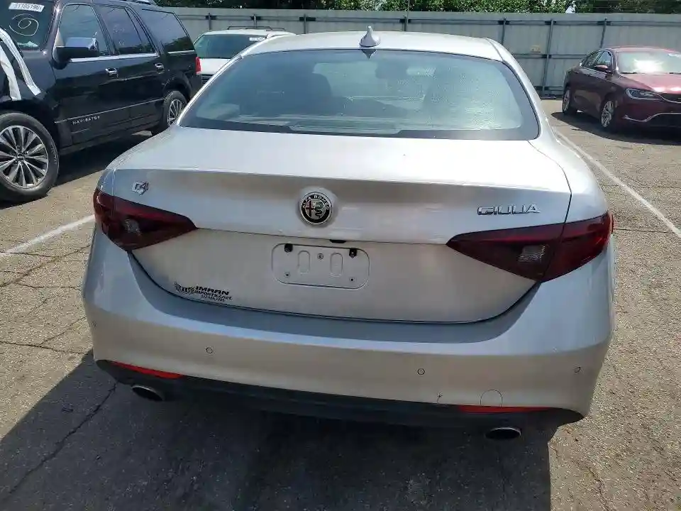 ZARFAEDN8H7528565 2017 ALFA ROMEO GIULIA-5