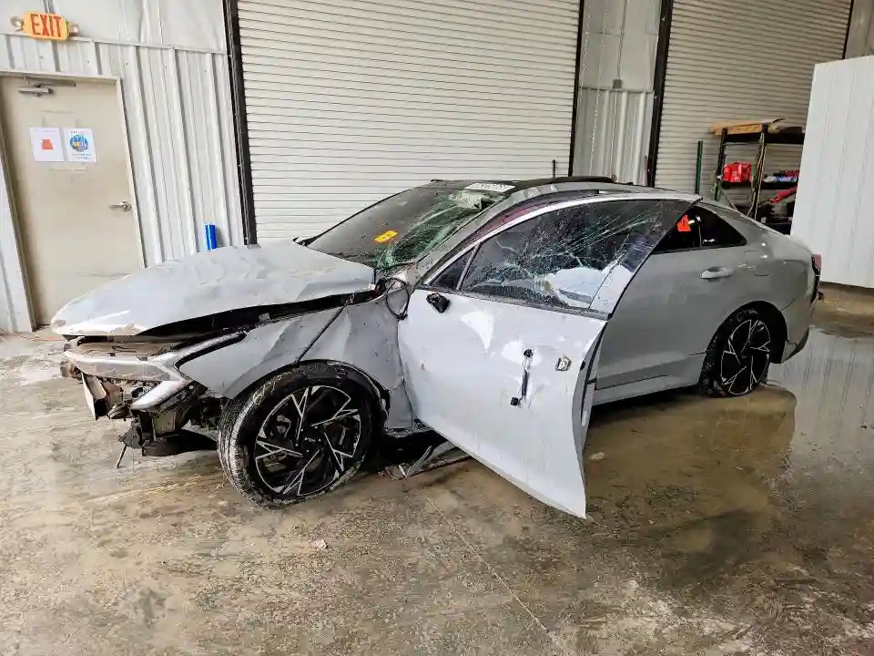 KNAG64J72S5378694 2025 KIA K5-0