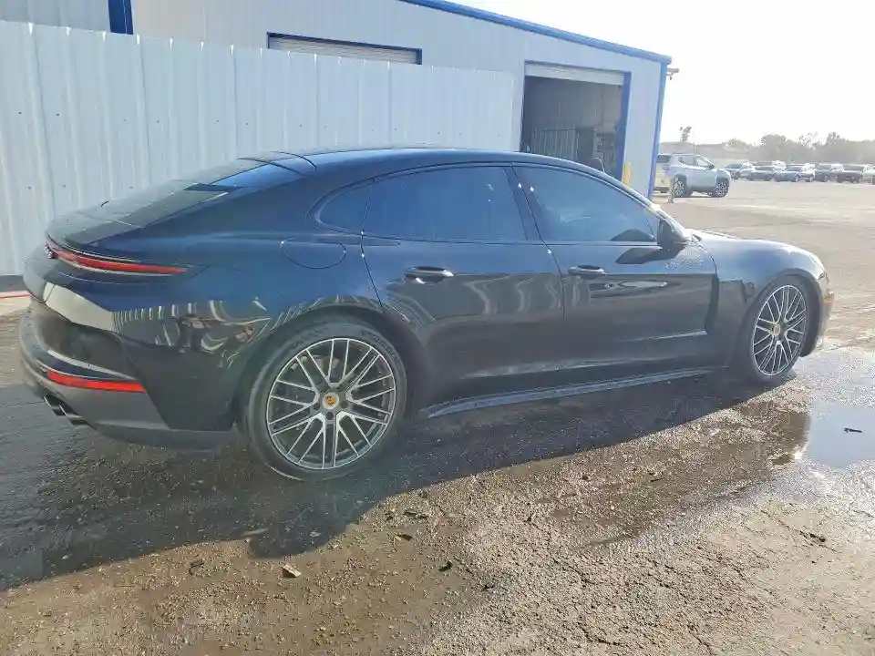 WP0AA2YA3SL010856 2025 PORSCHE PANAMERA-2