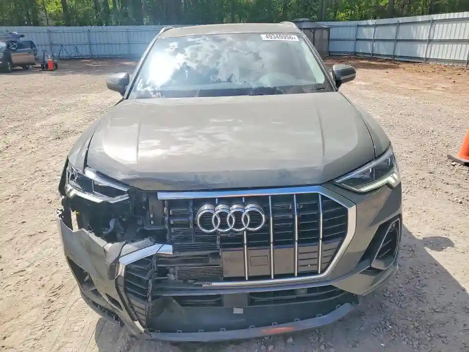 WA1EECF37R1143801 2024 AUDI Q3-4
