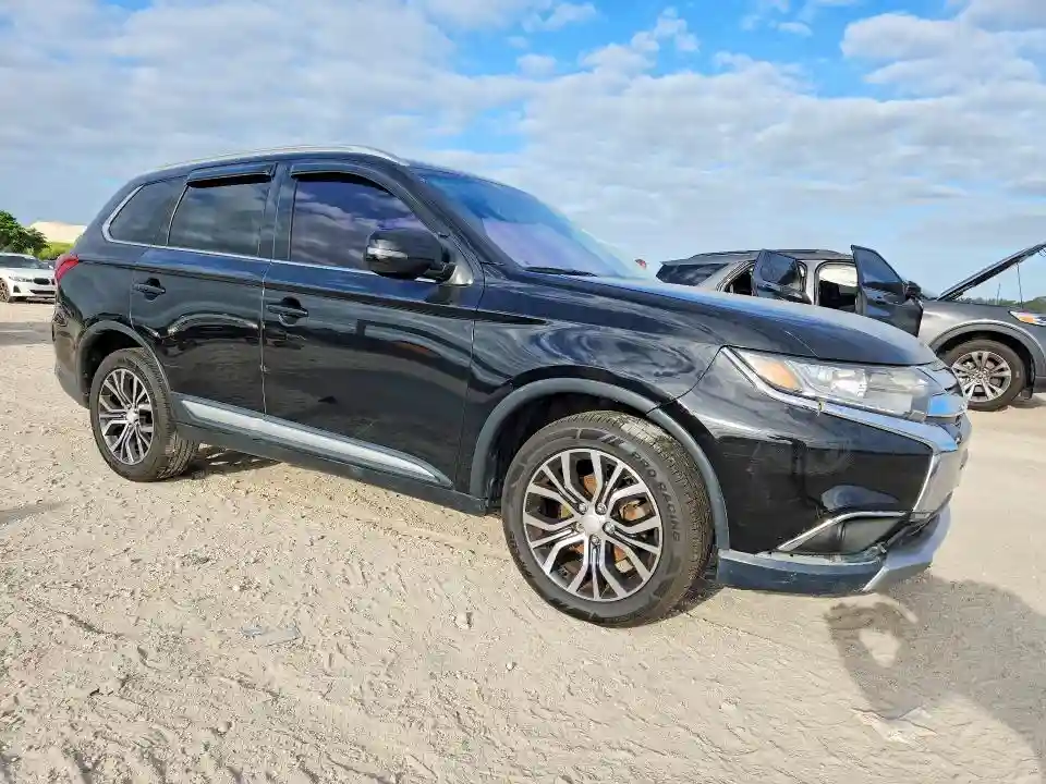 JA4AD3A33JJ000597 2018 MITSUBISHI OUTLANDER-3