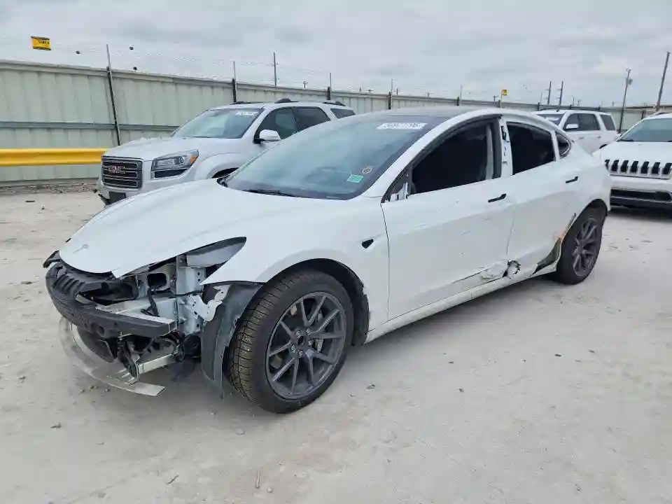 5YJ3E1EA6PF395724 2023 TESLA MODEL 3-0