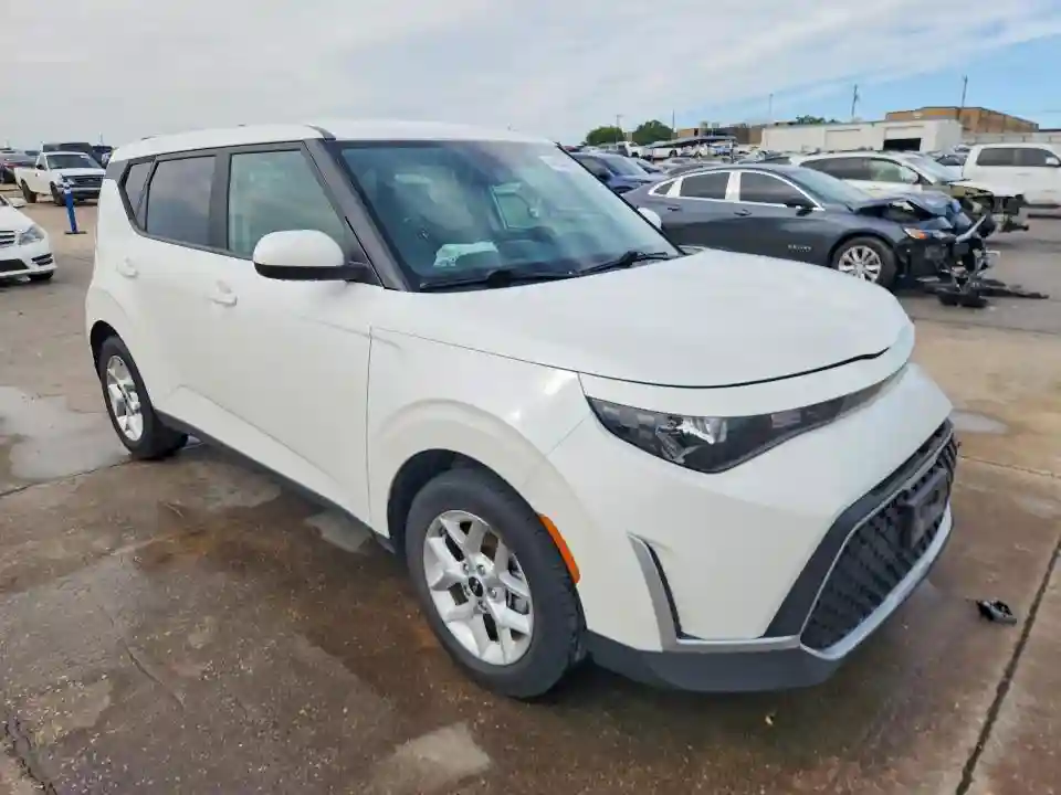 KNDJ23AU1P7862534 2023 KIA SOUL-3