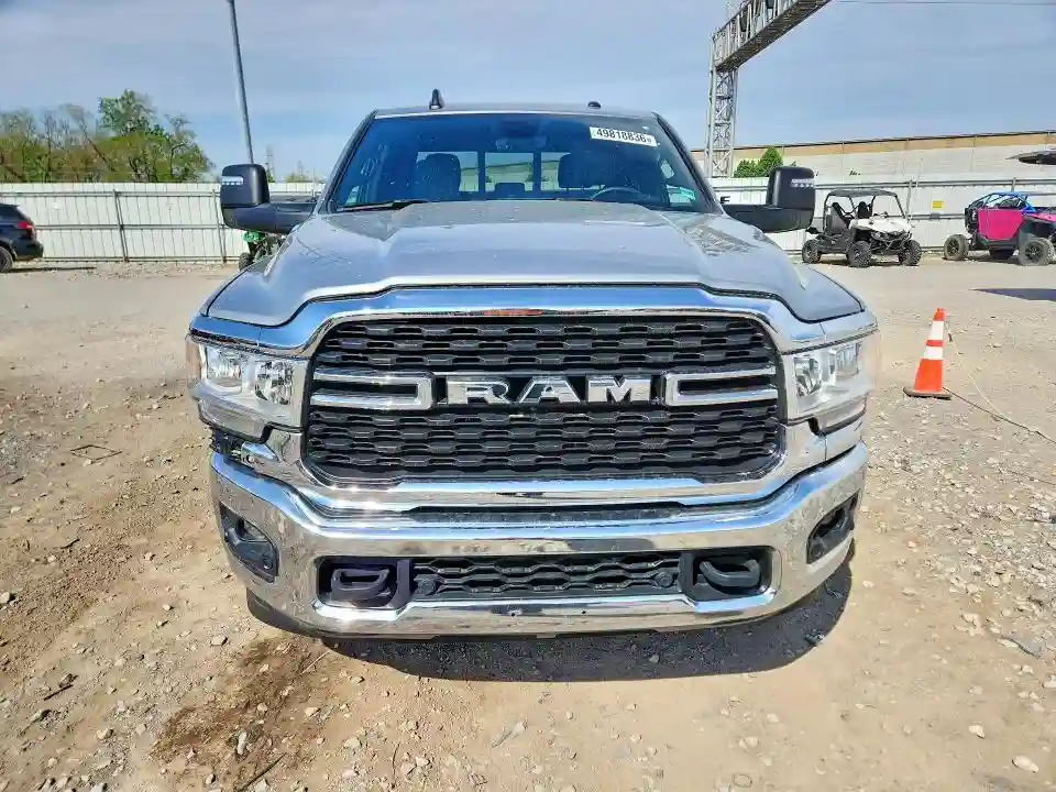 3C6UR5DL9RG238132 2024 RAM 2500-4