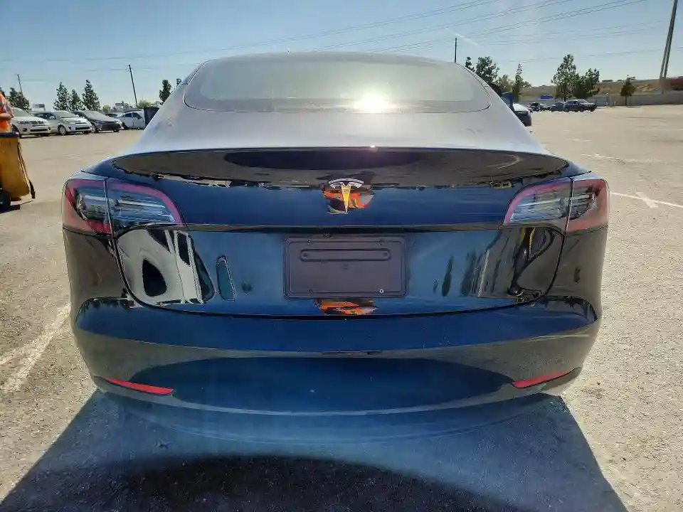 5YJ3E1EA8PF612030 2023 TESLA MODEL 3-5