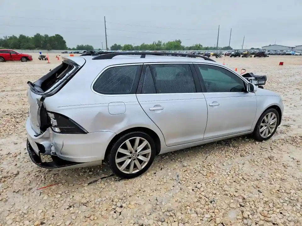3VWPL7AJ6EM615420 2014 VOLKSWAGEN JETTA-2