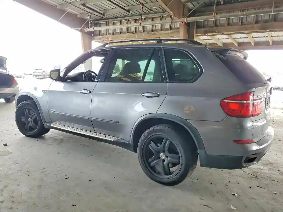5UXZV8C56BL418013 2011 BMW X5-1
