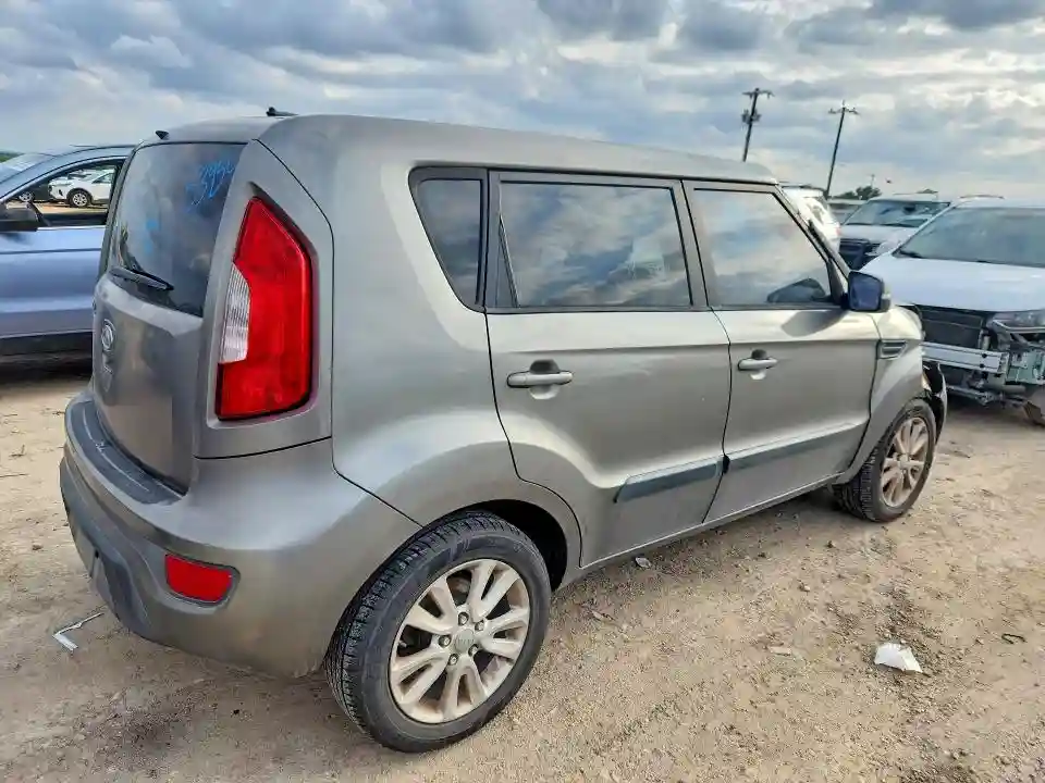 KNDJT2A64C7387433 2012 KIA SOUL-2