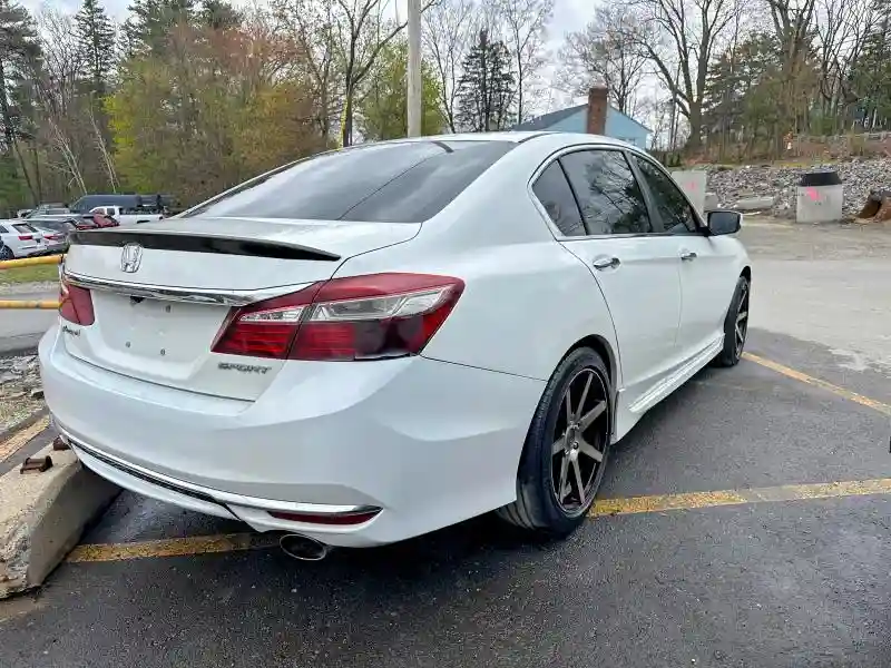 1HGCR2F56HA029432 2017 HONDA ACCORD-2