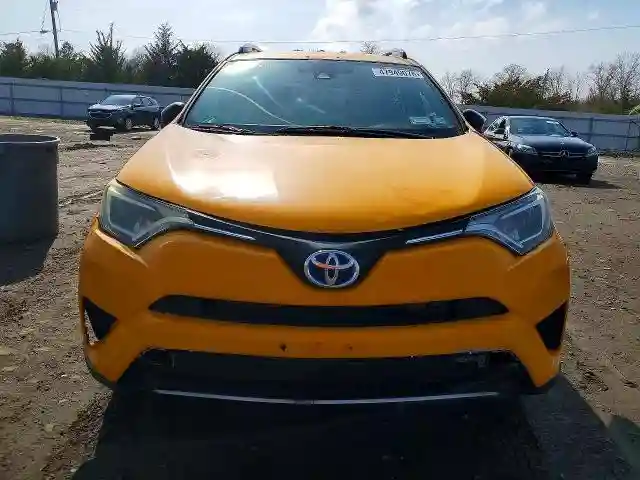 JTMRJREVXHD073426 2017 TOYOTA RAV4-4