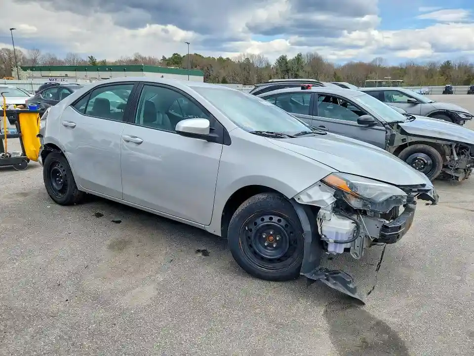 2T1BURHE4JC071047 2018 TOYOTA COROLLA-3