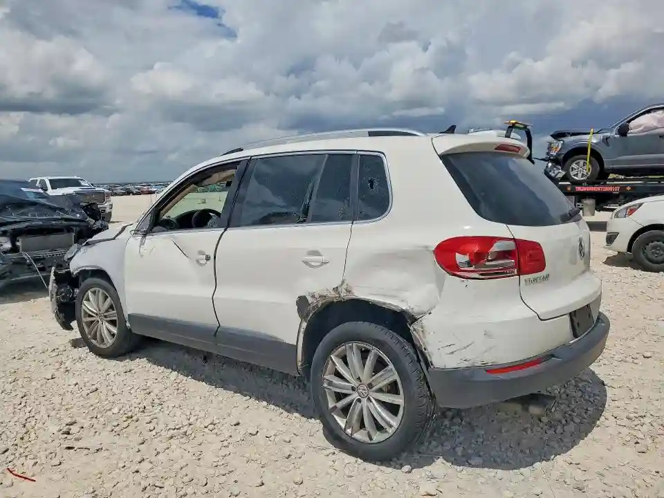 WVGAV7AX1DW526422 2013 VOLKSWAGEN TIGUAN-1