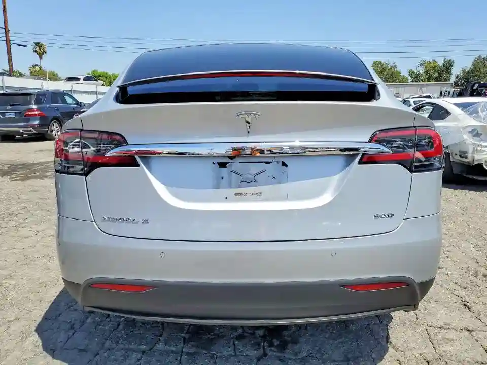 5YJXCBE25HF038137 2017 TESLA MODEL X-5