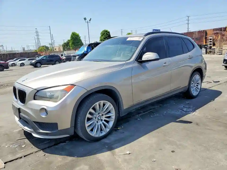 WBAVM1C51FV314918 2015 BMW X1-0