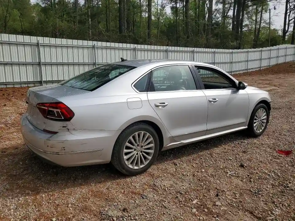 1VWBT7A38HC053120 2017 VOLKSWAGEN PASSAT-2