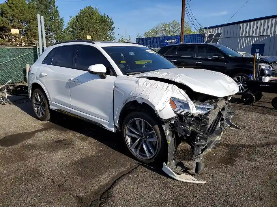 WA1EECF31R1090822 2024 AUDI Q3-3