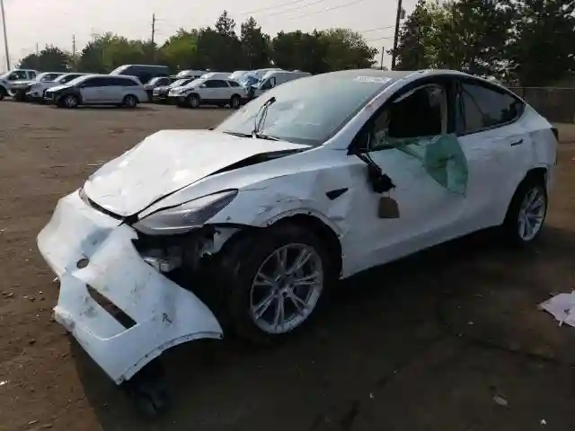 7SAYGDEE9PF770593 2023 TESLA MODEL Y-0