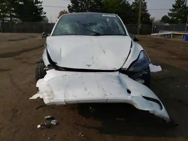 7SAYGDEE9PF770593 2023 TESLA MODEL Y-4