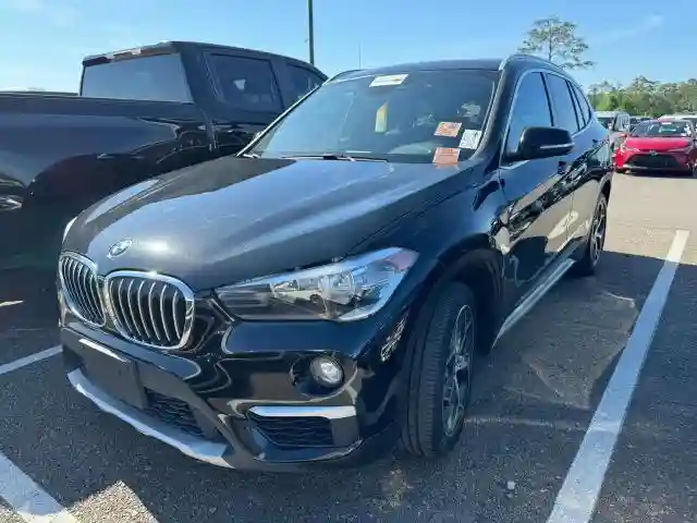 WBXHU7C5XK5N57000 2019 BMW X1-1