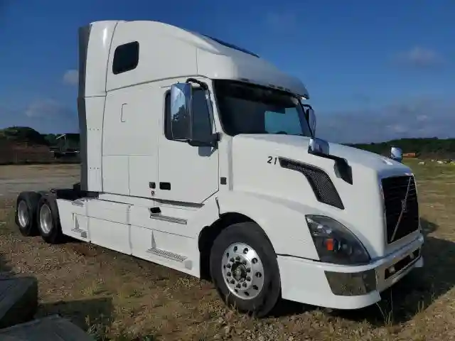 4V4NC9EH9FN909869 2015 VOLVO VN-0